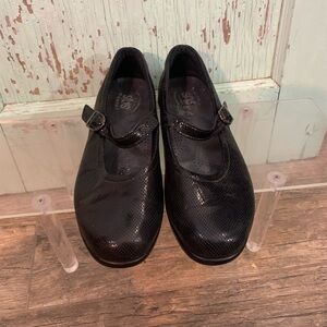 Women’s SAS Mary Jane style size 7 black glittery shoes Preloved good condition